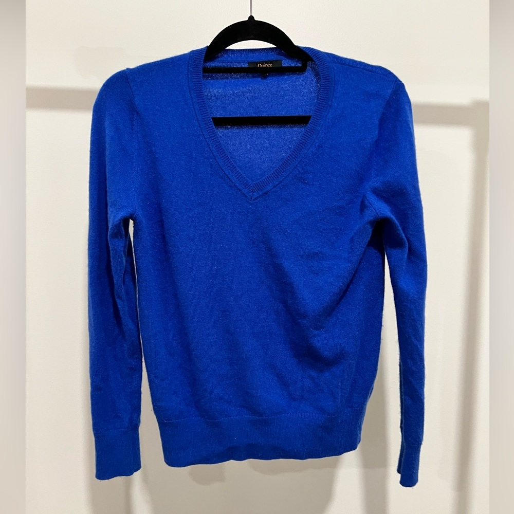 Quince, cashmere, blue sweater